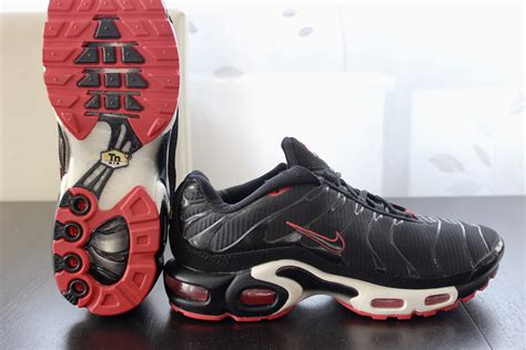 nike tn rot schwarz|Nike tuned schuhe.